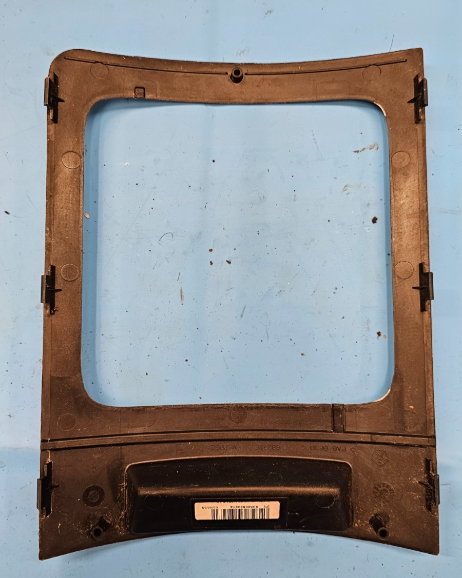 05-10 Grand Cherokee Commander Center Console Gear Shifter Indicator Bezel Wood