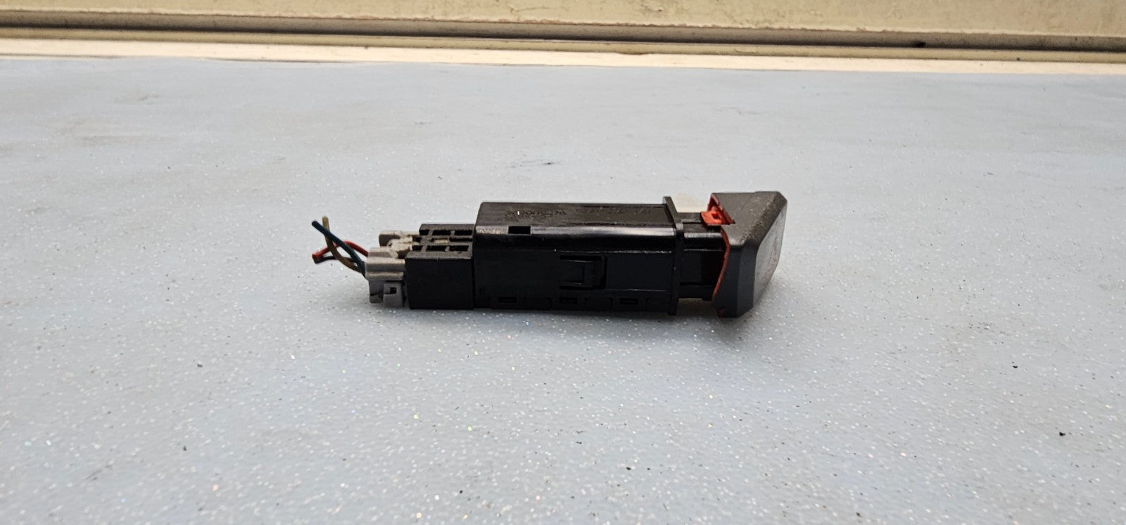 🔥11-14 HYUNDAI SONATA GLS HAZARD Emergency Flasher Switch Assembly Black OEM