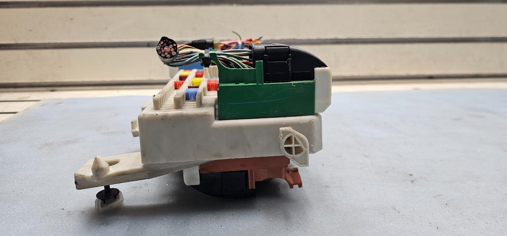🔥04-09 MAZDA 3 BCM FUSE BOX JUNCTION INTERIOR BODY CONTROL MODULE