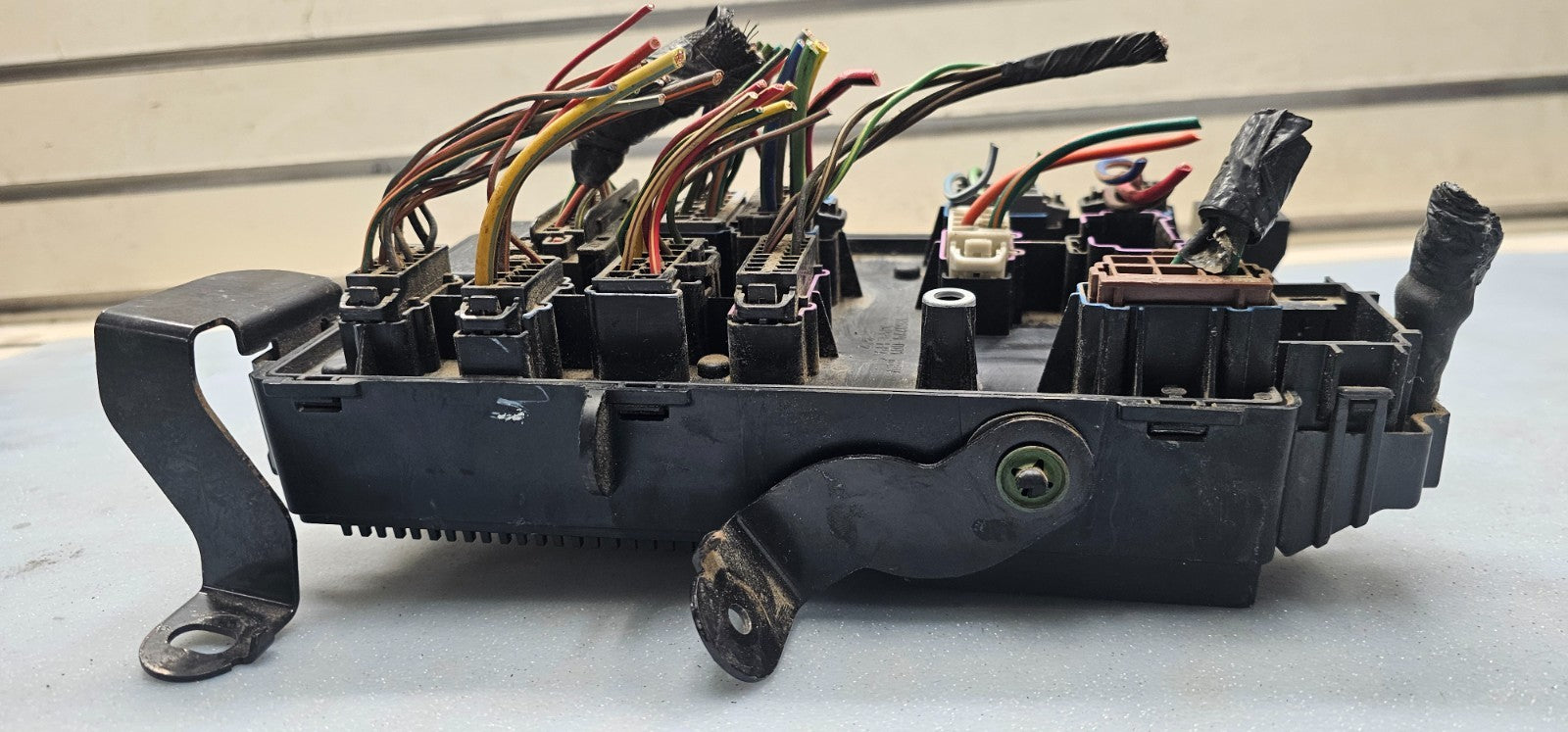 🔥03-04 Ford F250 Excursion Fuse Block Relay Box Junction Body Control Module