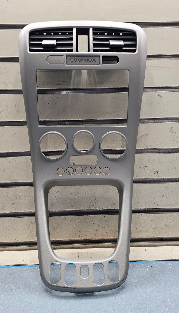 🔥05-06 Chevy Equinox Center Dash Radio Climate Control Bezel Trim Panel Silver