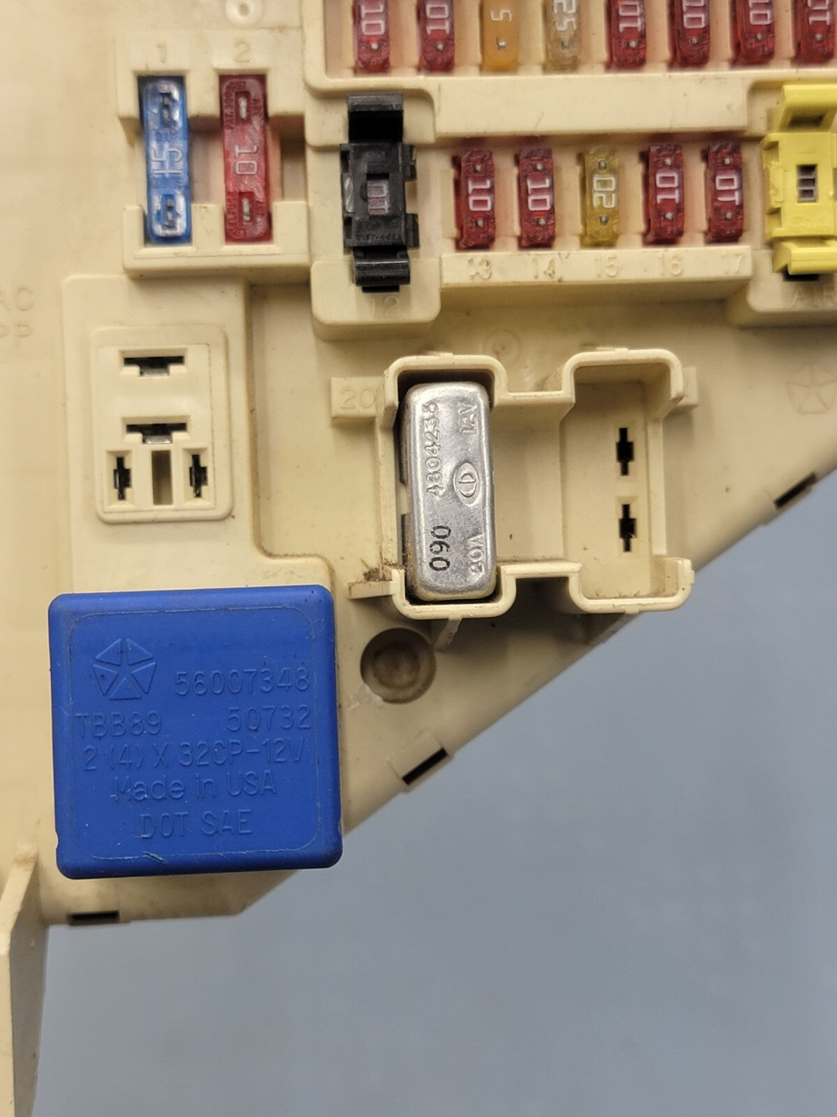 🔥1998-2002 Dodge Ram 1500 2500 3500 interior Dash CABIN Fuse box panel OEM