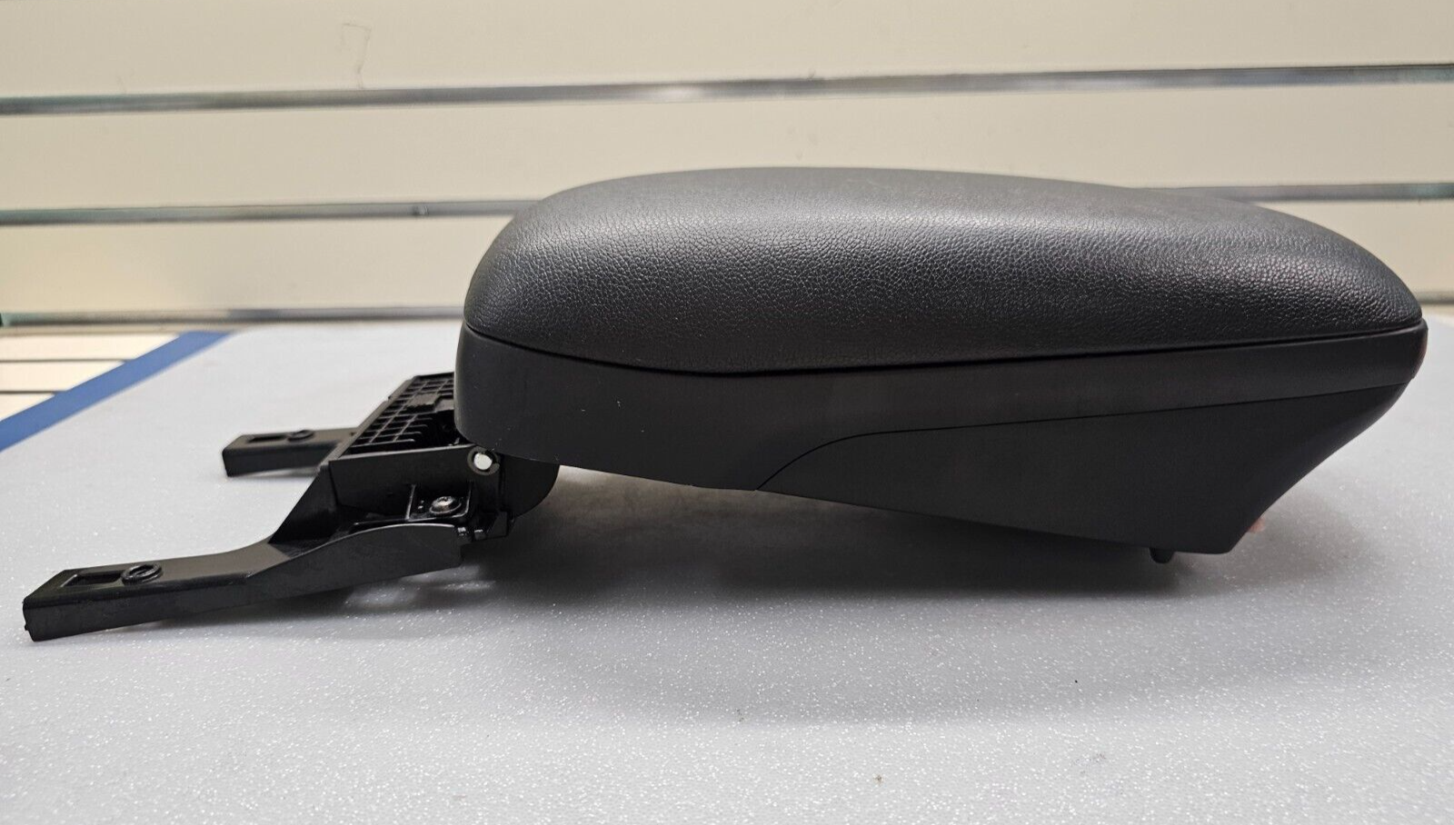 11-13 Hyundai Elantra Center Console Leather Armrest Lid Top Pad Assembly Black