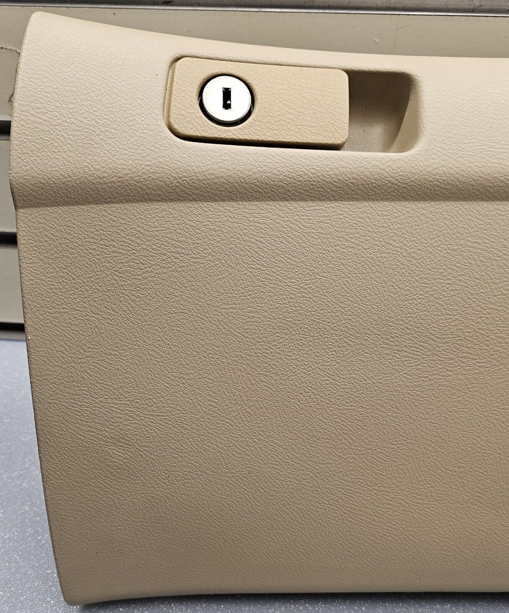 03-07Honda ACCORD Dash GLOVE BOX Storage Compartment Door Assembly Beige TAN G31