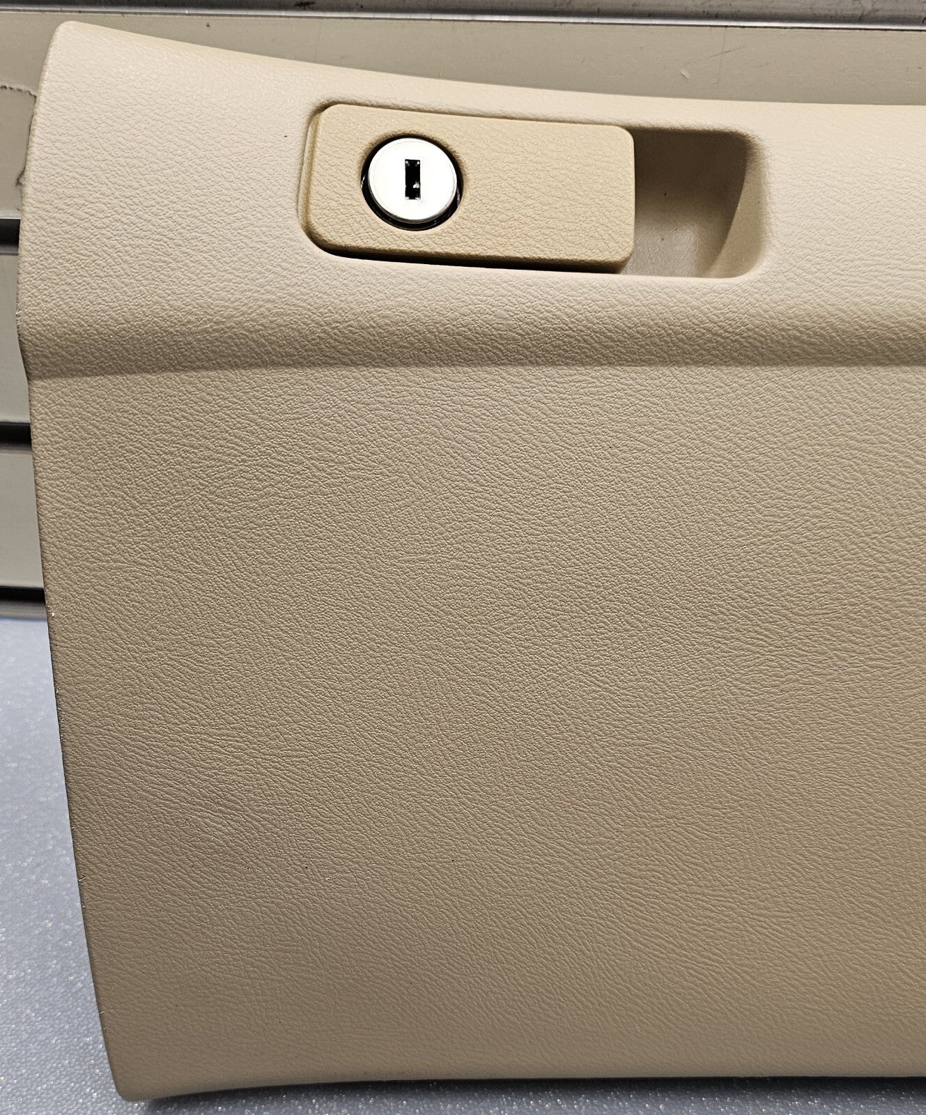 03-07Honda ACCORD Dash GLOVE BOX Storage Compartment Door Assembly Beige TAN G31