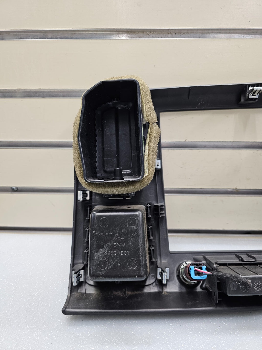 🔥07-14 Silverado SIERRA Center Dash Radio Bezel AC Climate Trim 2 Vent BLACK B6