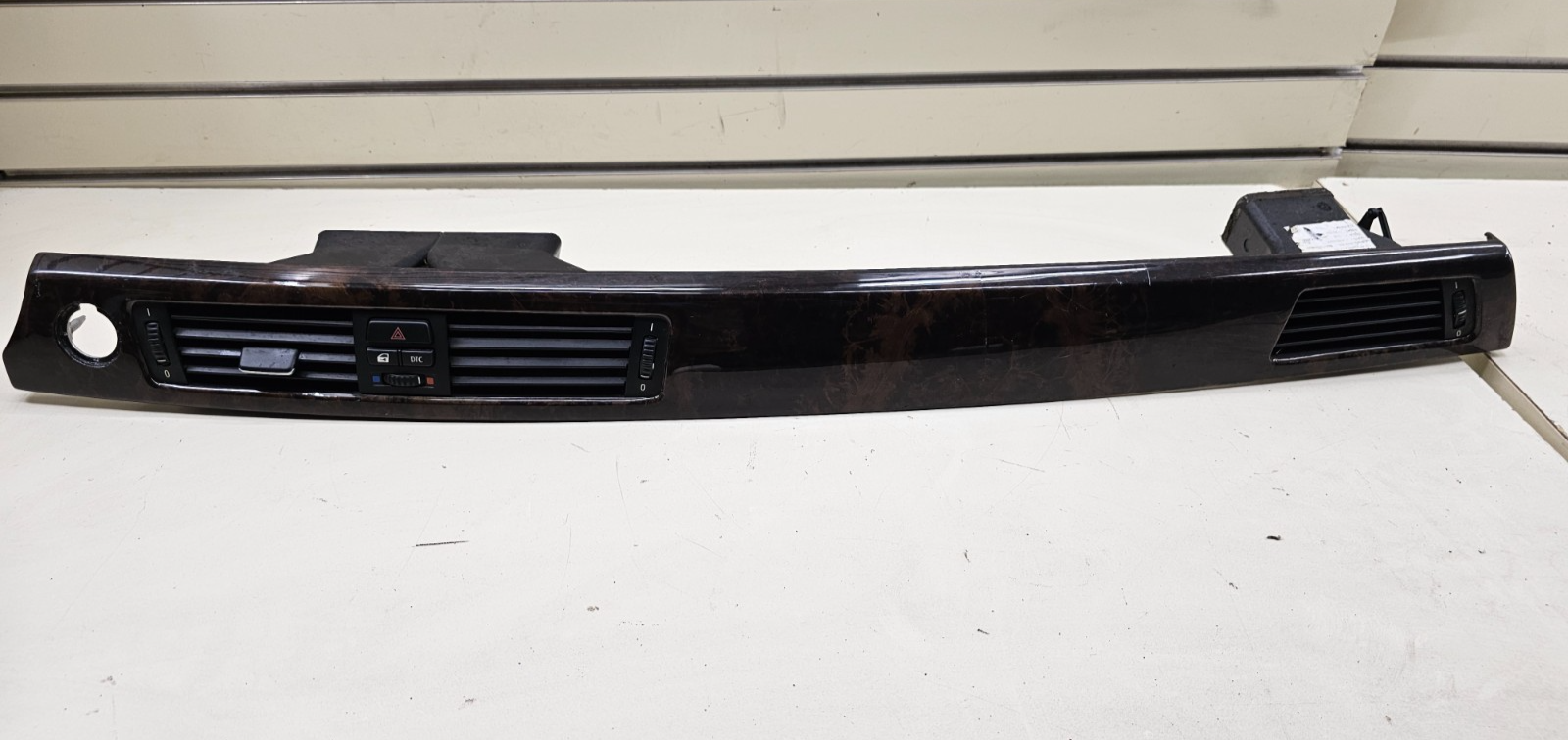 06-13 BMW E90 E92 FRONT RIGHT PASSENGER DASH TRIM PANEL VENT WALNUT WOODGRAIN