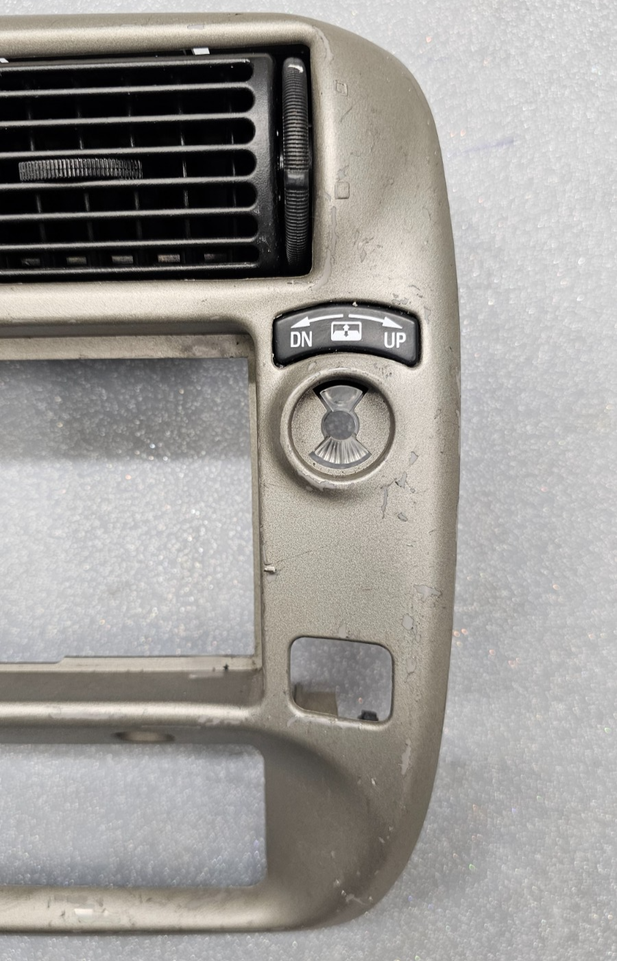 🔥95-10 Ranger EXPLORER Dash AM FM Radio Stereo Display Trim Bezel SILVER OEM B2