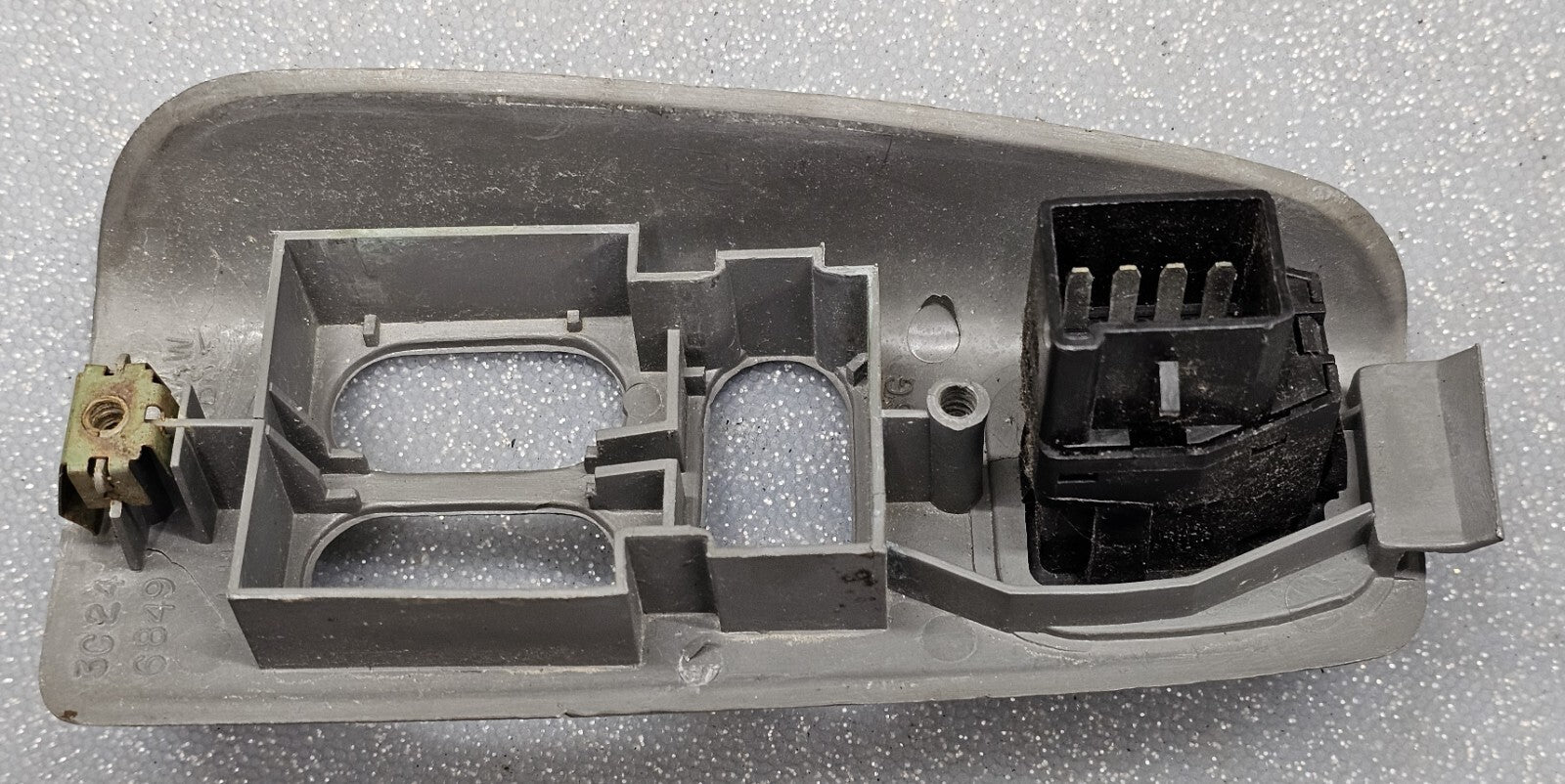 03-08 Ford  E150 E250 E350 Left Driver Door Mirror Window Power Lock Switch Gray