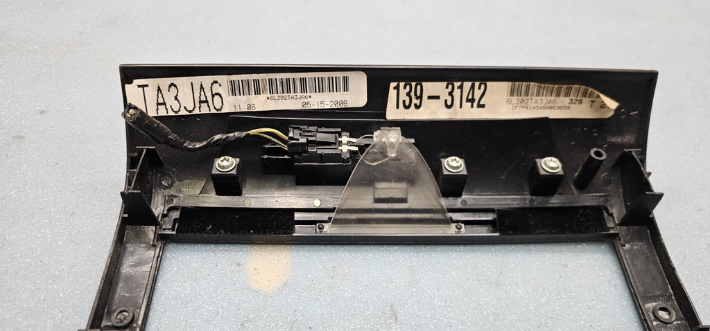 🔥04-08 Ford F-150 Dash AM FM Radio Stereo Bezel Trim Panel Climate Black OEM