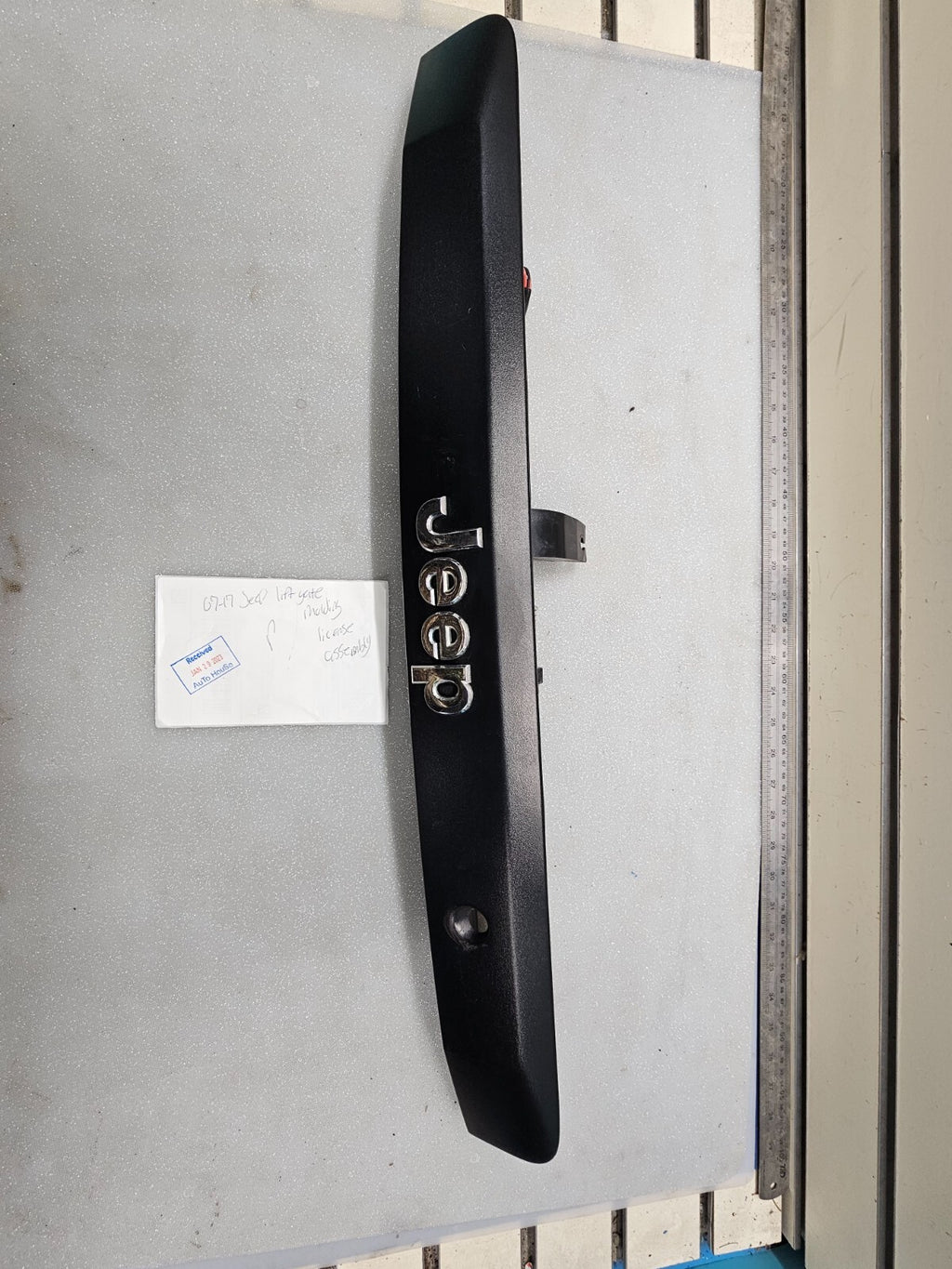 07-17 Jeep Patriot Compass Lift Gate Trim Molding Handle Bezel License Assembly