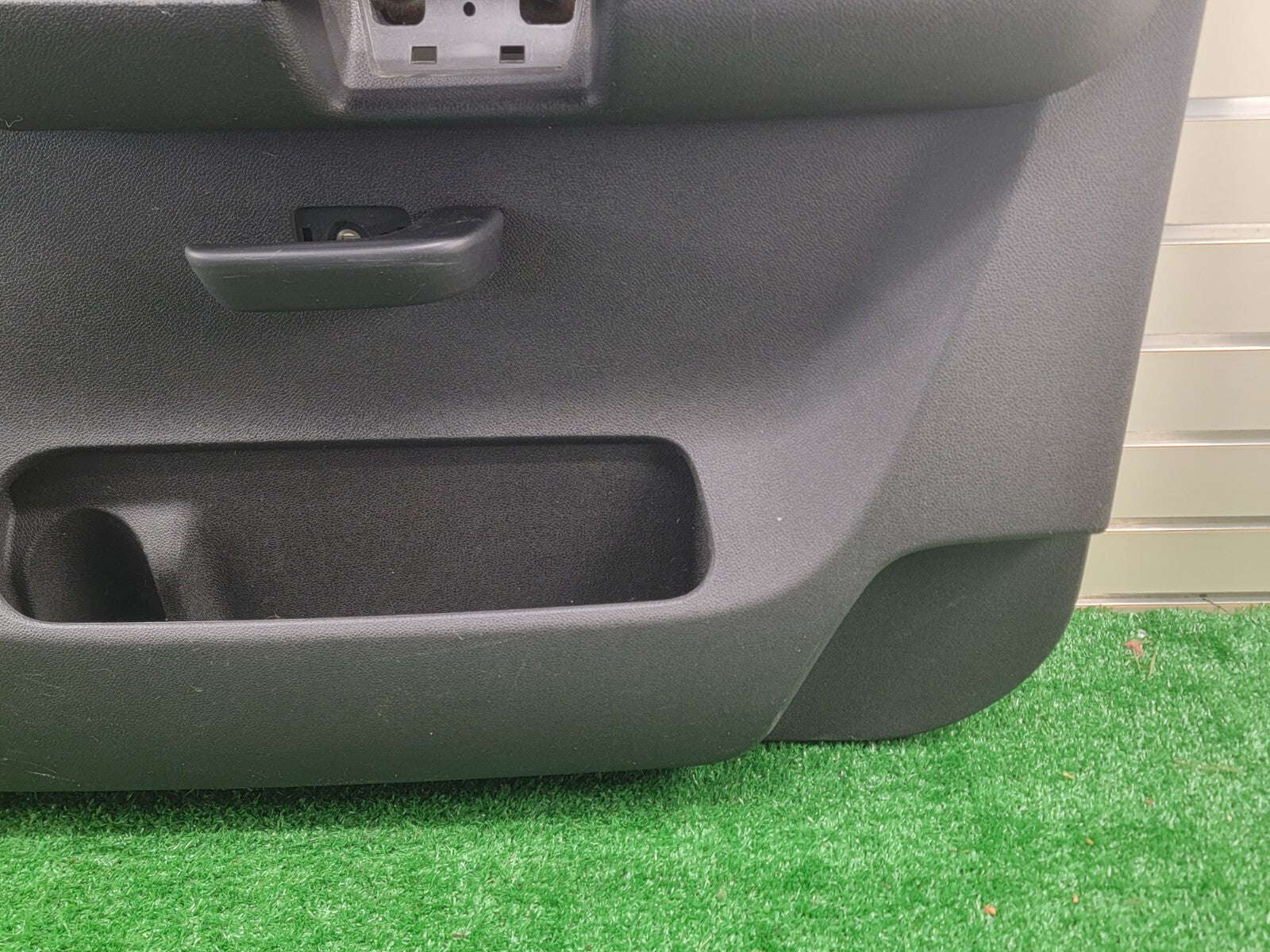 🔥07-09 Chevrolet Silverado GMC Sierra Door Panel right passenger black auto D19