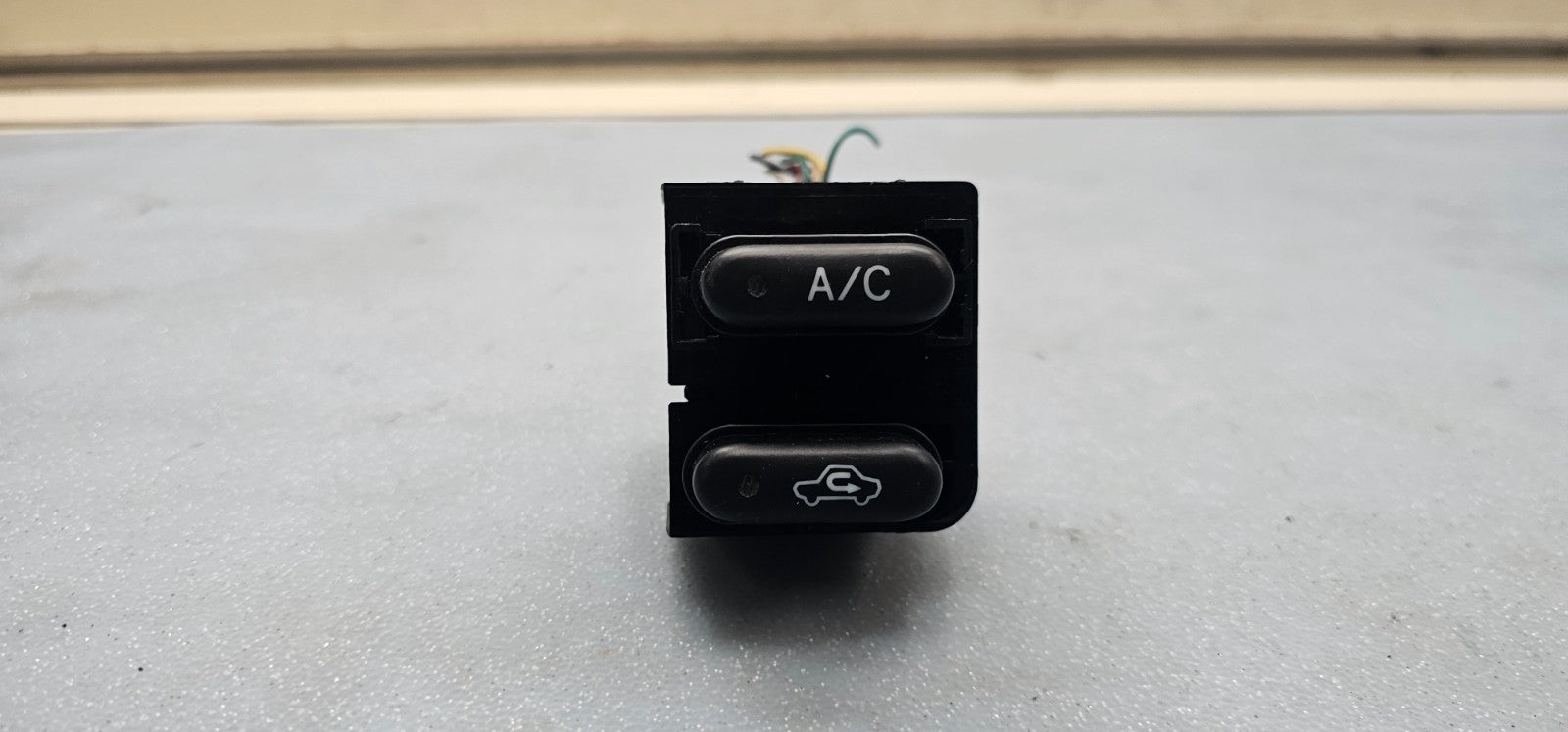 🔥2003-2008 Pontiac Vibe Matrix A/C Recirculate Switch Assembly Black OEM