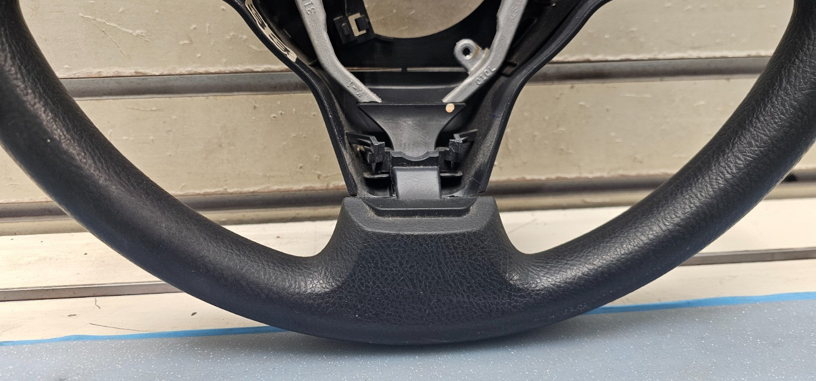 🔥06-12 TOYOTA RAV4 LEFT DRIVER STEERING COLUMN WHEEL COVER LEATHER BLACK OEM