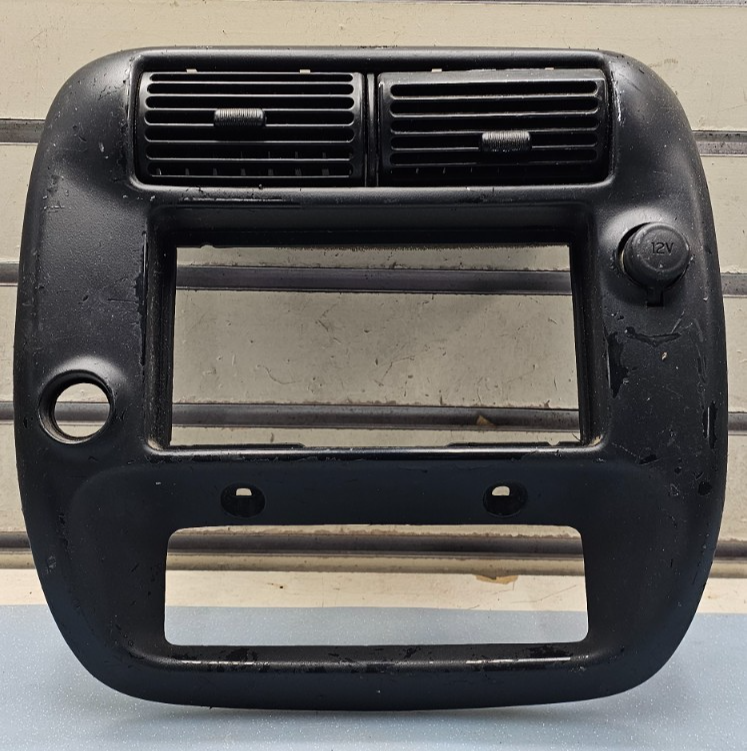 95-10 Ranger Explorer Center Dash Radio Stereo Display Bezel Trim Panel BLACK B2
