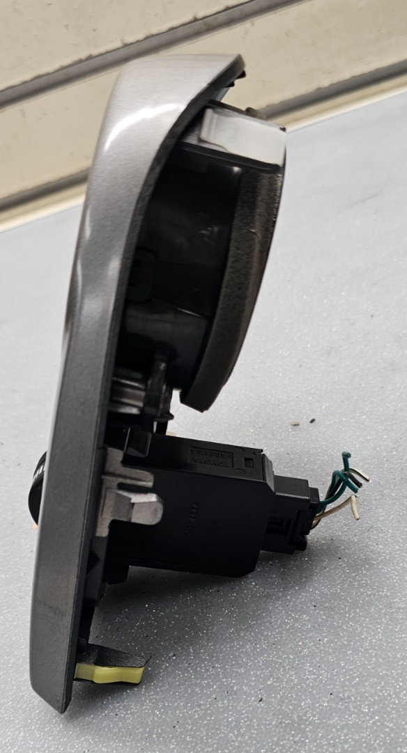 🔥03-08 Matrix Pontiac Vibe Left Driver Side AC Air Vent Mirror Control Switch