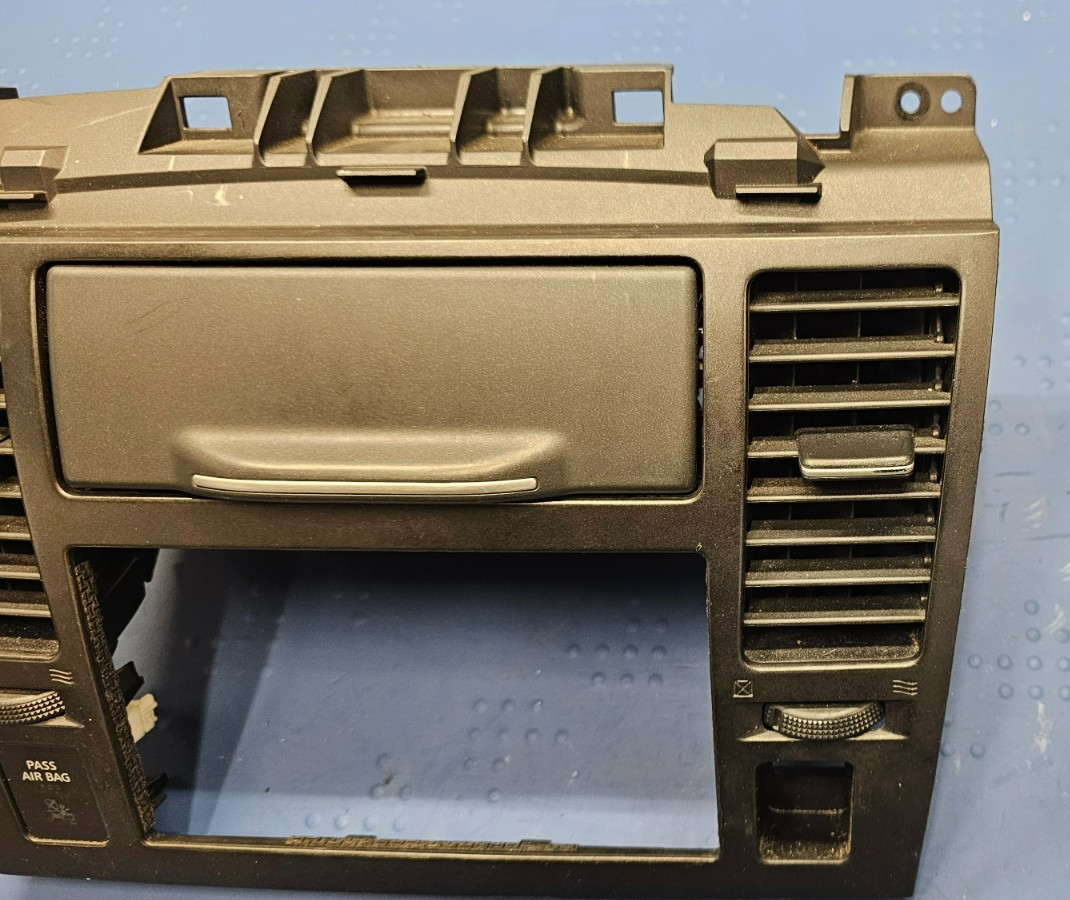 🔥07-12 Nissan VERSA Dash AM FM Radio Stereo Display Bezel Trim Panel TAN B74
