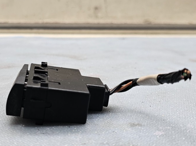 🔥06-09 Suzuki XL-7 Center Traction Information Display Locking Lock Switch