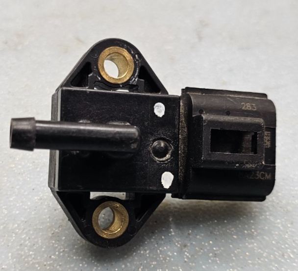 🔥04-14 Crown Victoria Mustang Explorer Fuel Injection Injector Pressure Sensor 