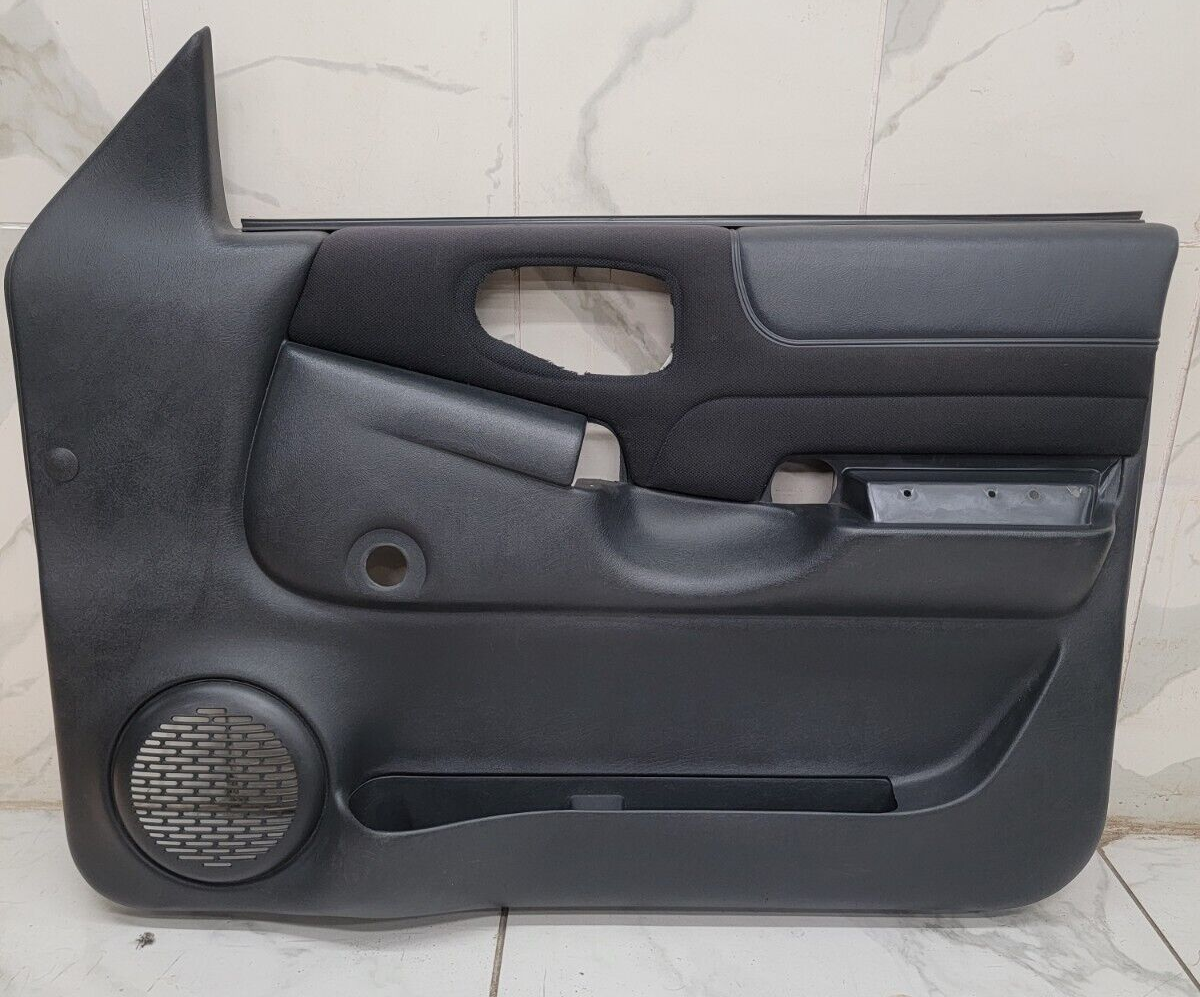98-04 Chevy Blazer Jimmy S-10 GMC Sonoma Front Door Panels MANUAL OEM RIGHT GRAY