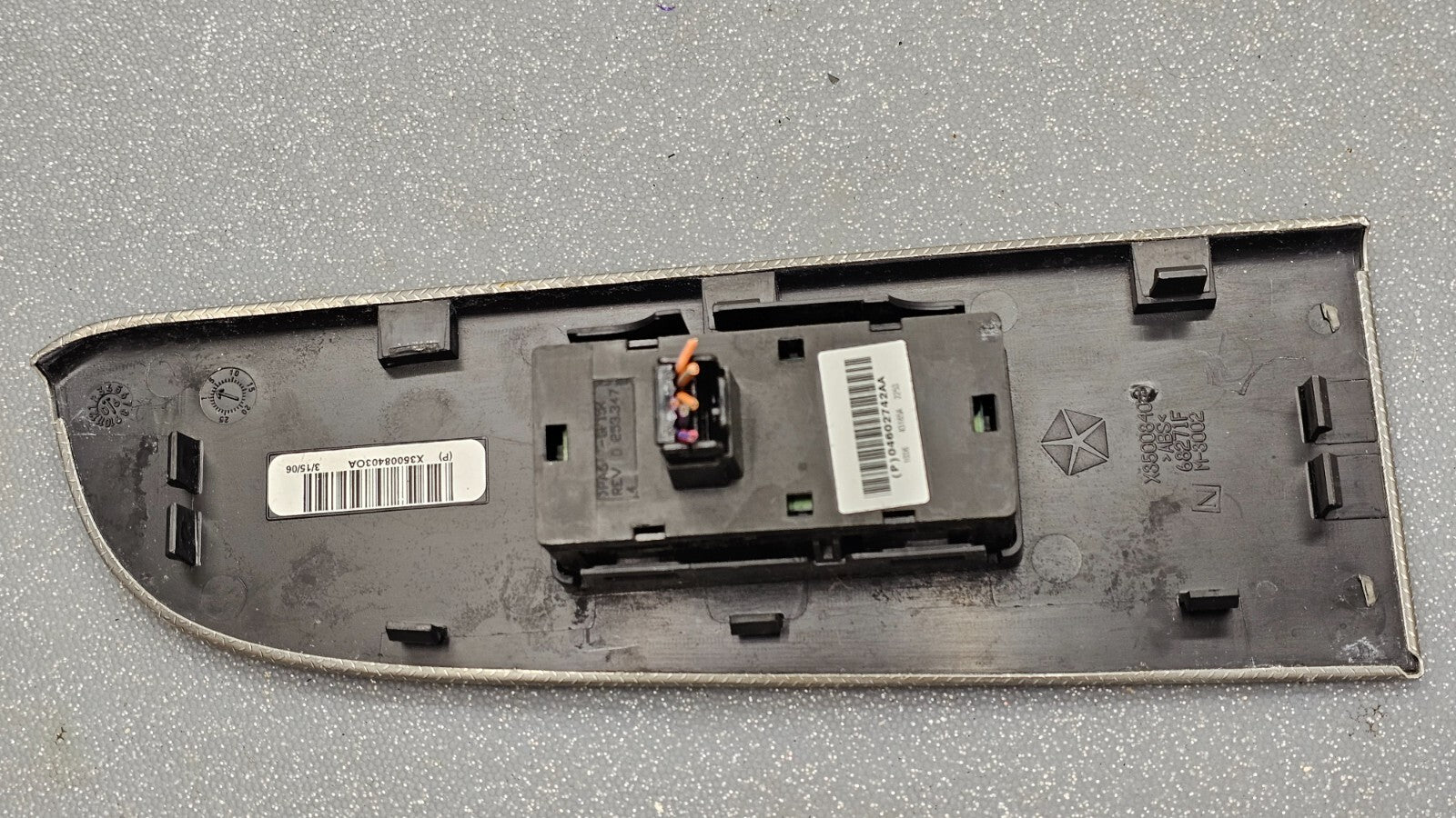 🔥05-10 JEEP Grand Cherokee Commander Right Passenger Power Window Switch Silver