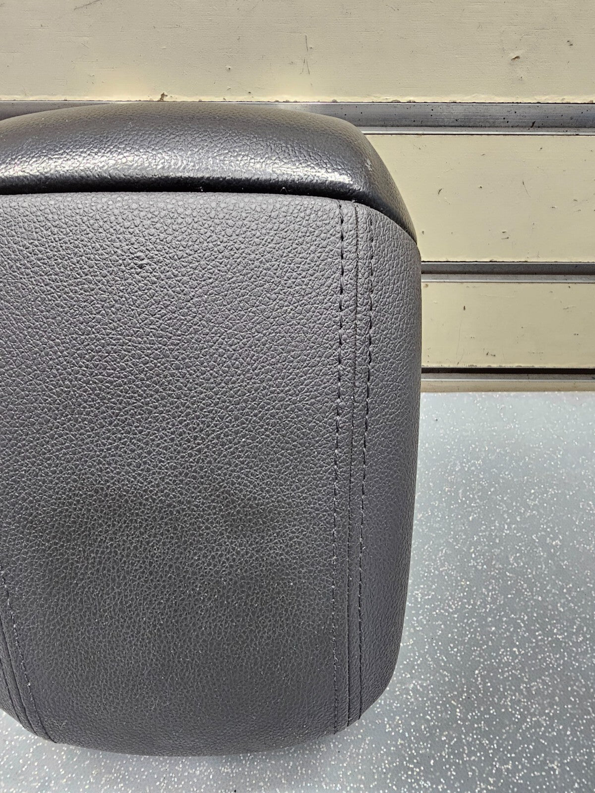 🔥10-16 Cruze Front Center Console Arm Rest Lid Cover Top Pad Assembly Black OEM
