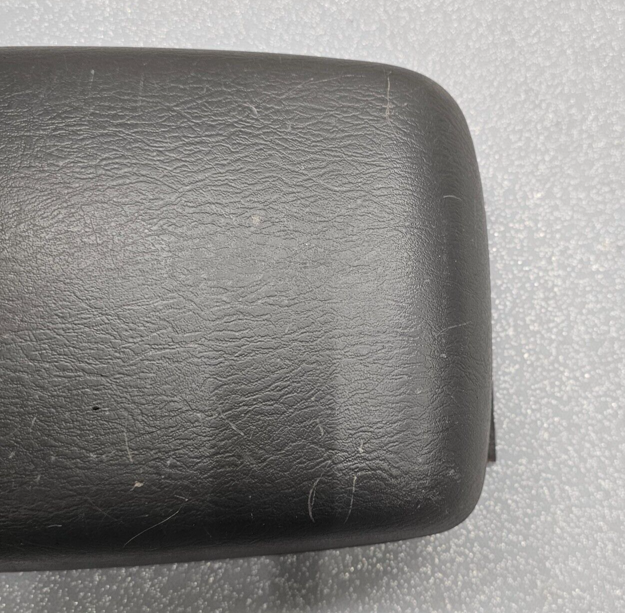 🔥02-07 Jeep Liberty Front Center Console Arm Rest Cover Lid Assembly Black OEM