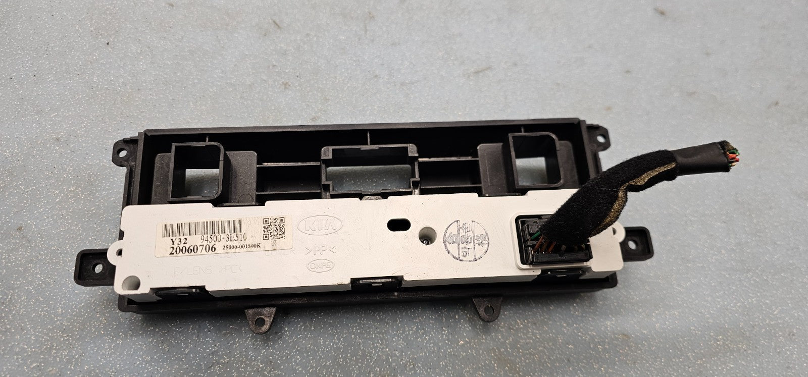 🔥06-09 KIA SORENTO DASH DIGITAL CLOCK TIME DISPLAY ASSY BLACK OEM