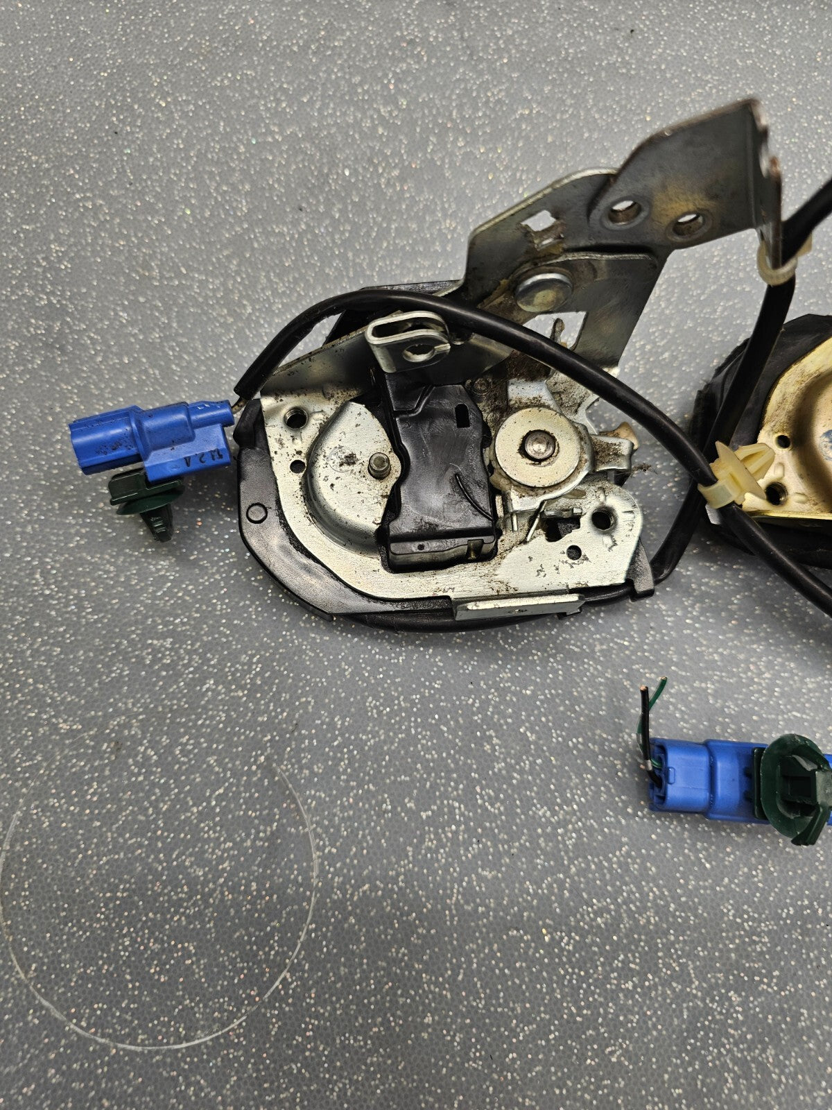 03-11 Honda Element Lower Tailgate Liftgate Lock Left Right Trunk Latch Actuator