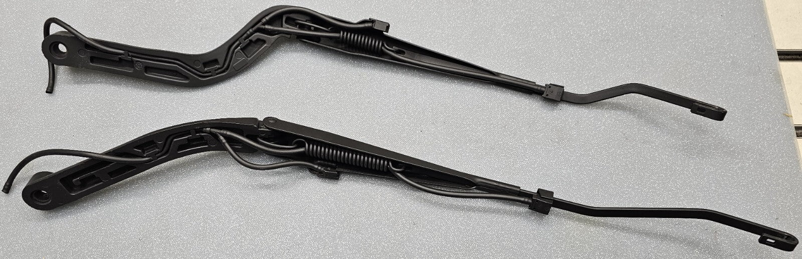 🔥00-05 CADILLAC DEVILLE LEFT DRIVER RIGHT PASSENGER WINDHSHIELD WIPER ARM SET