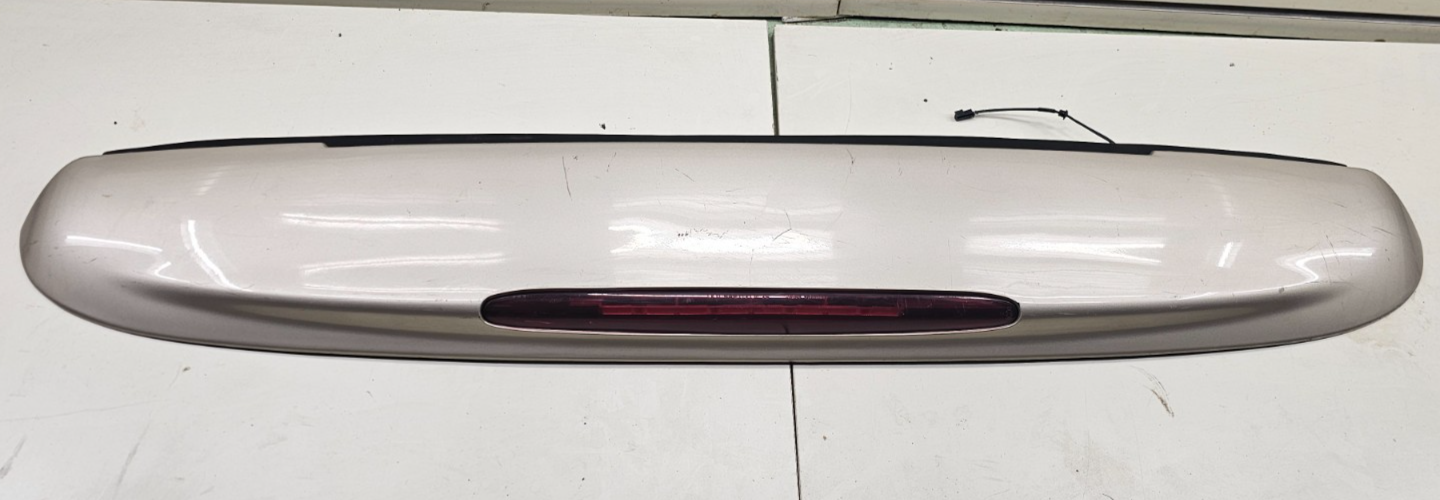 🔥2002-2009 Chevrolet Trailblazer Rear Hatch Spoiler Brake Light White OEM SP2