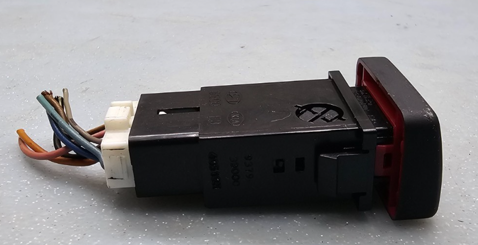🔥01-06 Santa Fe Hazard Emergency Warning Light Button Control Switch Assembly