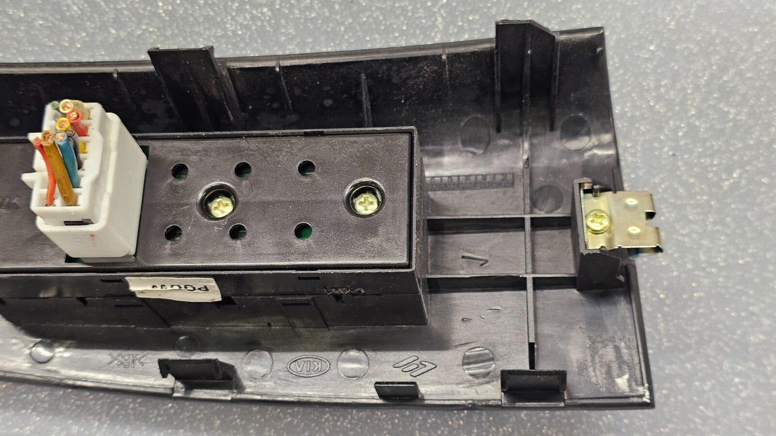 🔥05-10 Kia Sportage Front Right Passenger Window Control Switch Bezel Black OEM