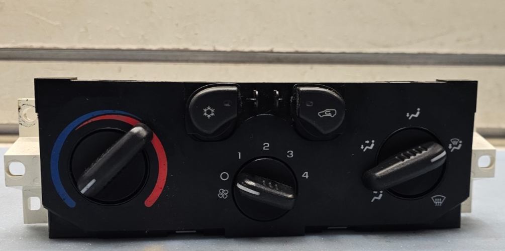 🔥04-12 Colorado Canyon Dash AC Heater Temperature Climate Control Conditioner