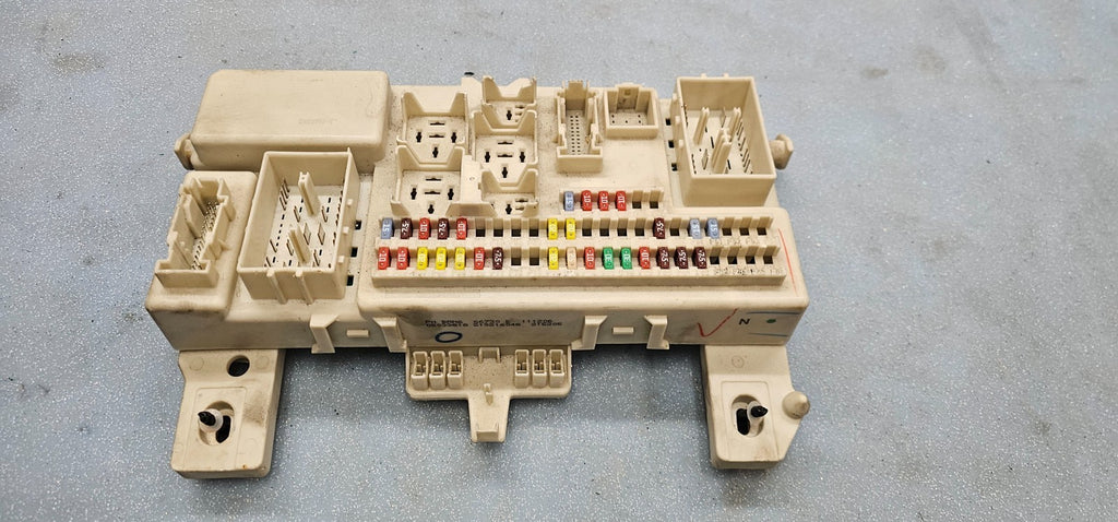 🔥04-09 MAZDA 3 BCM FUSE BOX JUNCTION INTERIOR BODY CONTROL MODULE