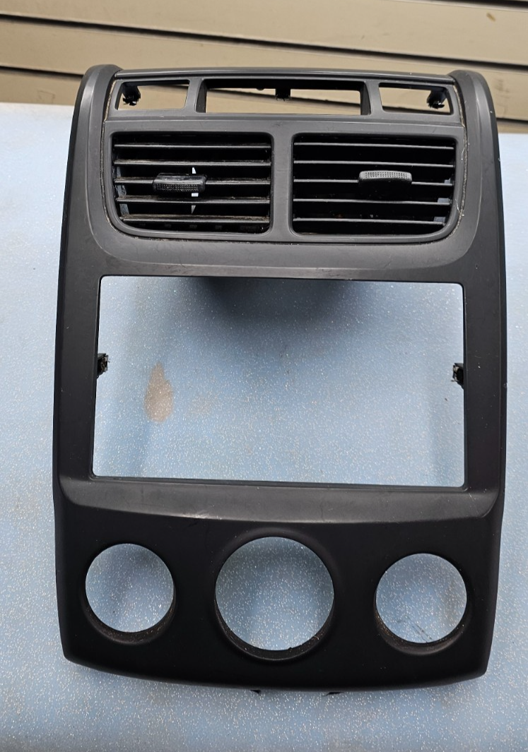🔥05-09 KIA SPORTAGE CENTER DASH RADIO BEZEL TRIM CLIMATE CONTROL OEM BLACK