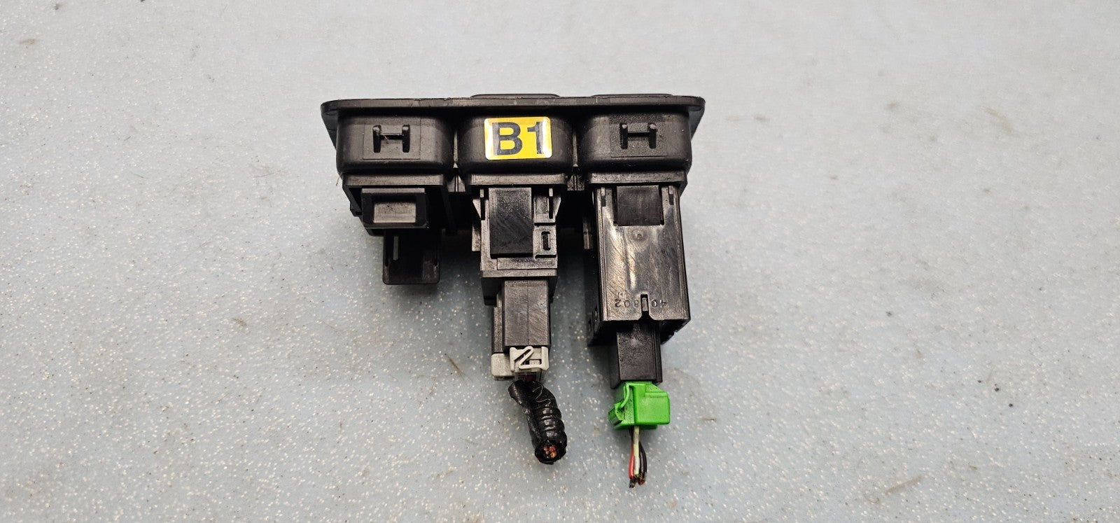 🔥03-06 Honda Accord Dash Control Trim Bezel TCS Sunroof Switch Black
