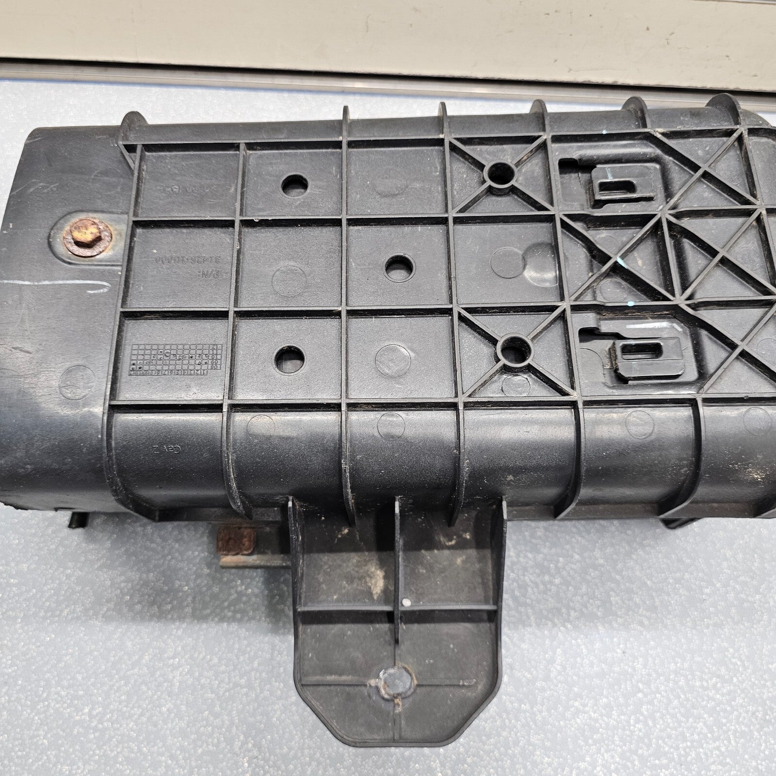 10-12 Santa Fe 11-13 Sorento FUEL VAPOR CHARCOAL EVAP EMMISION CANISTER ASSEMBLY
