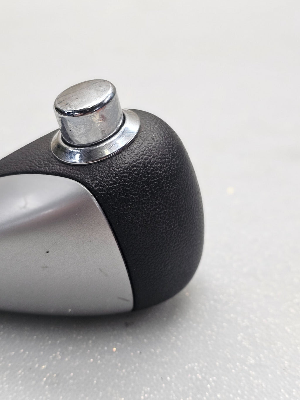🔥08-12 Chevy Malibu Transmission Shift Gear Shifter Knob Silver/black