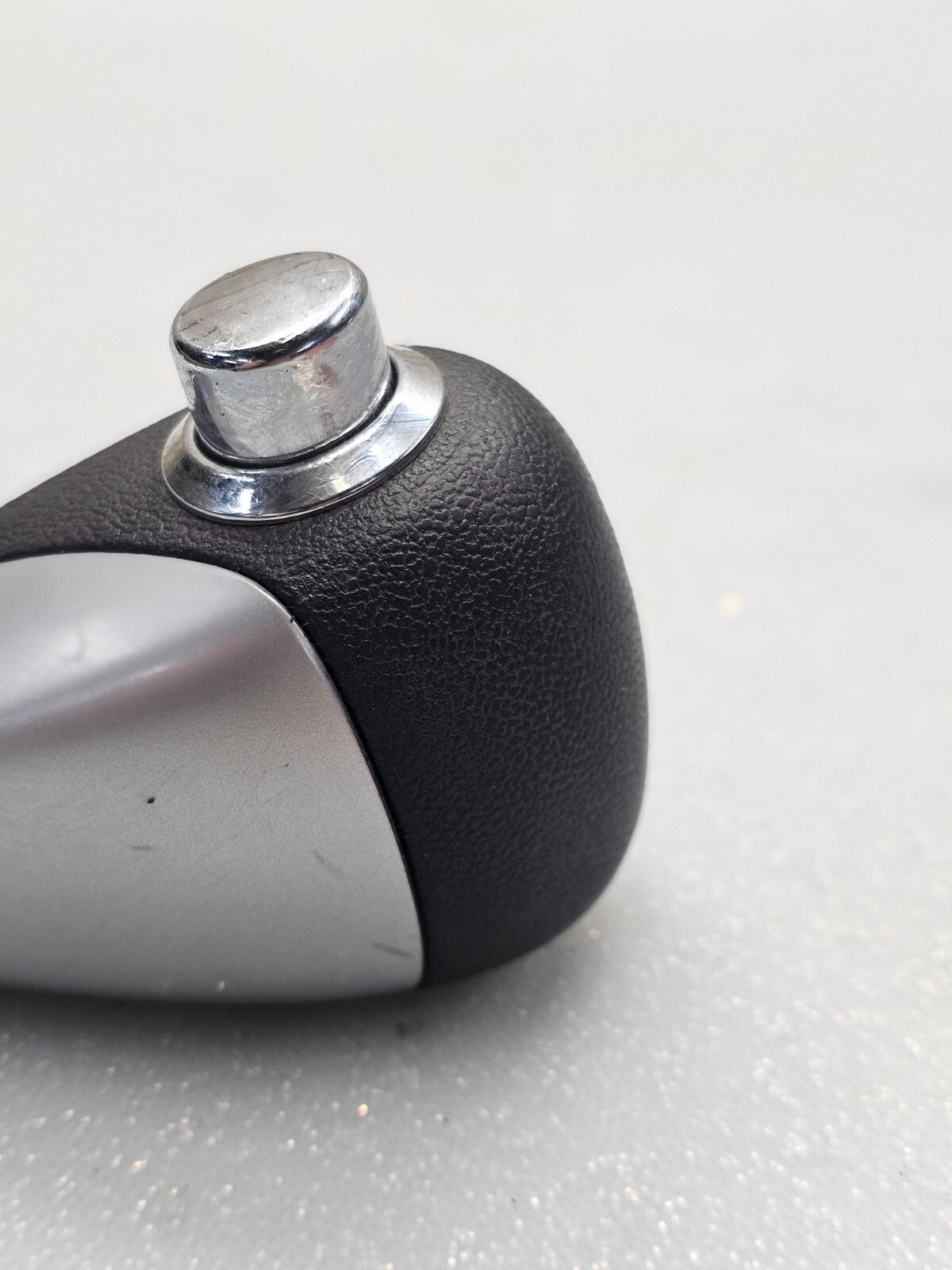 🔥08-12 Chevy Malibu Transmission Shift Gear Shifter Knob Silver/black