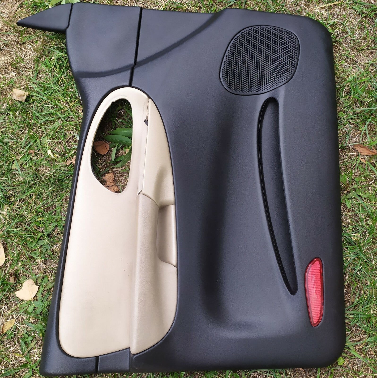 🔥2002-2009 CHEVY TRAILBLAZER Door Panel  Front LEFT Driver Armrest BLACK Tan D8