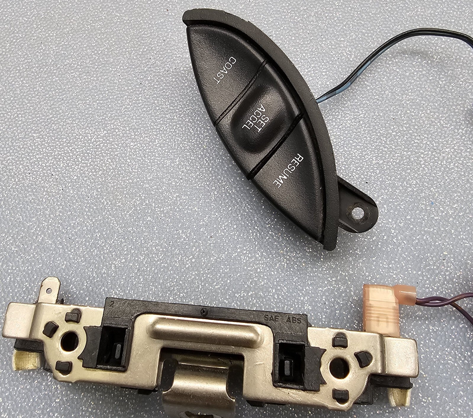 94-04 Mustang Steering Wheel Cruise Control Switch Horn Buttons Combo SVT Cobra