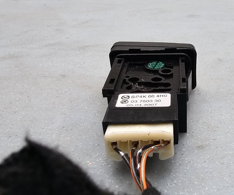 🔥04-09 Mazda3 Mazda 3 Hazard Warning Switch Emergency Flasher Light Assembly
