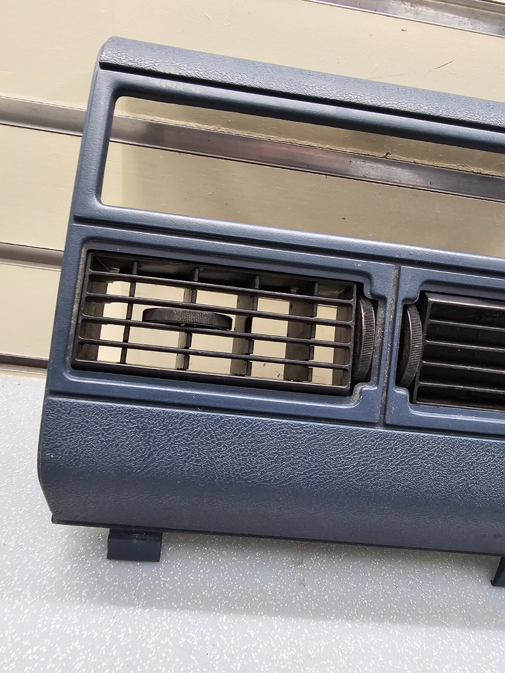 88-94 Chevy CK GMC Suburban Silverado Tahoe Blazer Center Dash Radio bezel Blue
