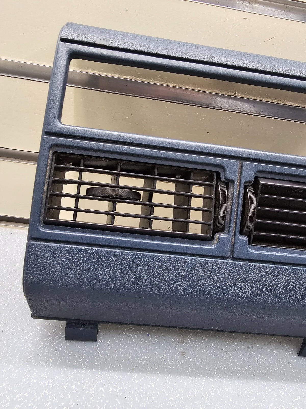 88-94 Chevy CK GMC Suburban Silverado Tahoe Blazer Center Dash Radio bezel Blue
