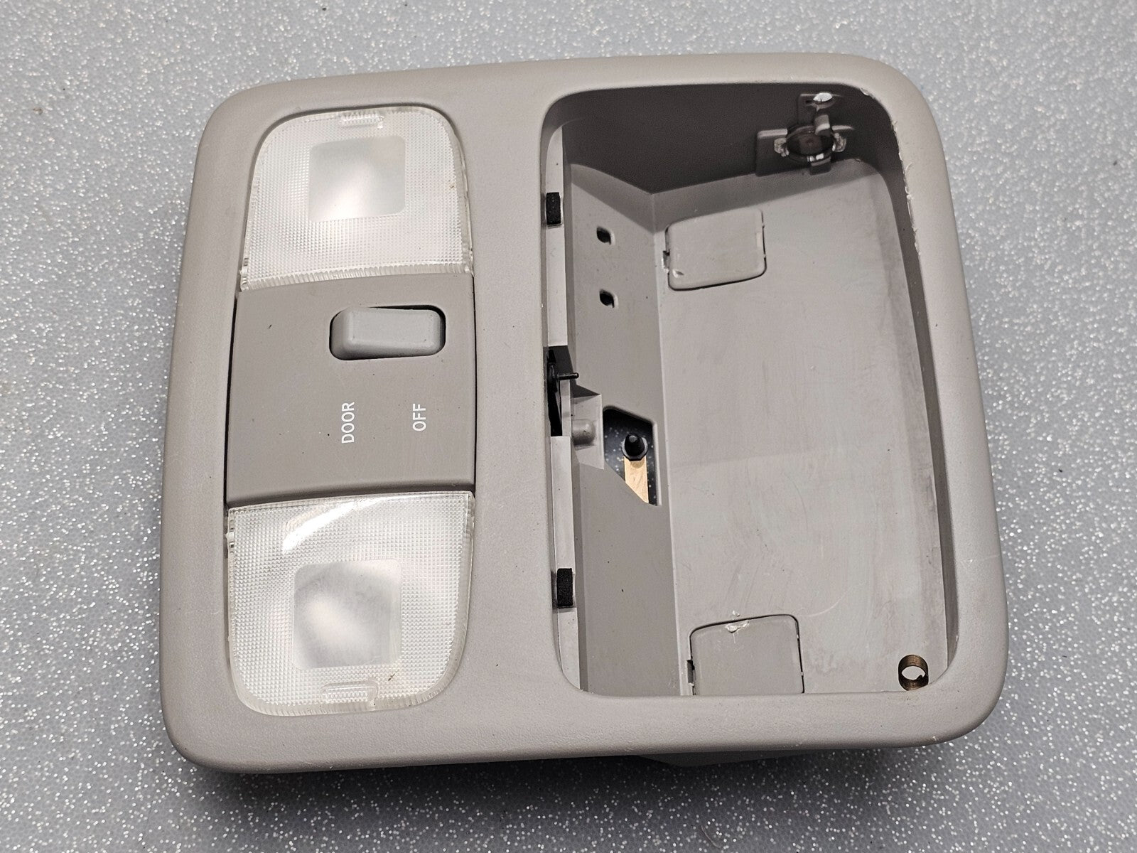 🔥04-07 Toyota Highlander Overhead Console Dome Light Lamp Storage Assembly GRAY