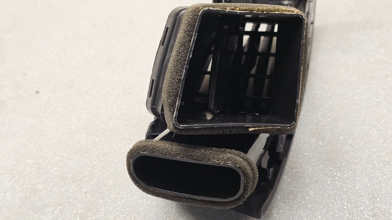 🔥10-13 KIA FORTE DASH LEFT DRIVER A/C AC AIR VENT HEATER PANEL ASSEMBLY BLACK