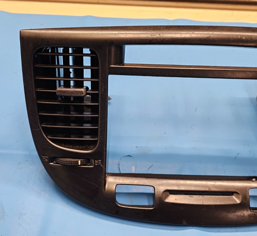 🔥06-11 Kia Rio Center Dash Trim AM FM Radio Stereo Display Bezel Climate Black