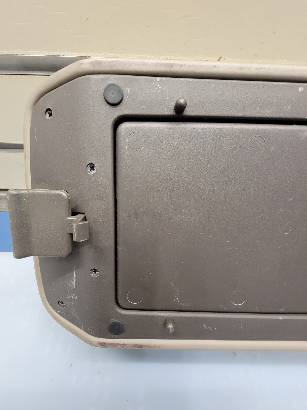 🔥2002-2005 Hyundai XG350 Center Console Arm Rest Lid Cover Tan OEM