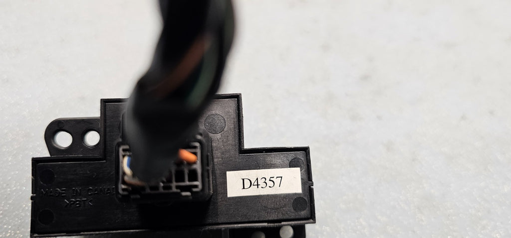 🔥05-10 Chrysler 300 Grand Caravan Hazard Warning Light Control Switch Black OEM
